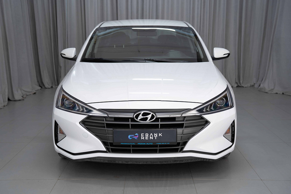 Hyundai Elantra - Фото 1