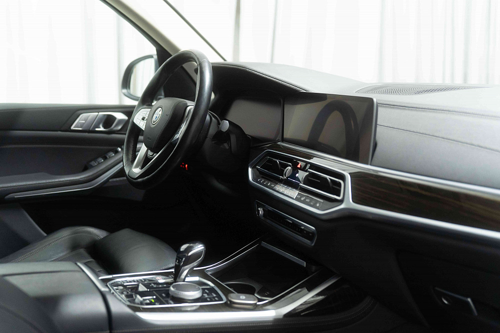BMW X7 - Фото 10