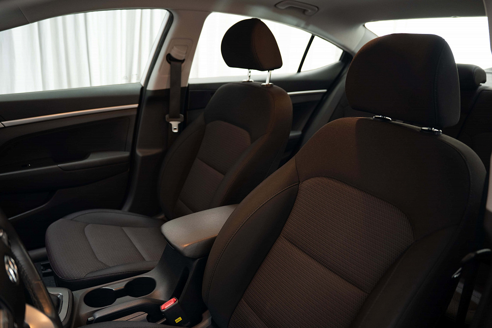 Hyundai Elantra - Фото 9