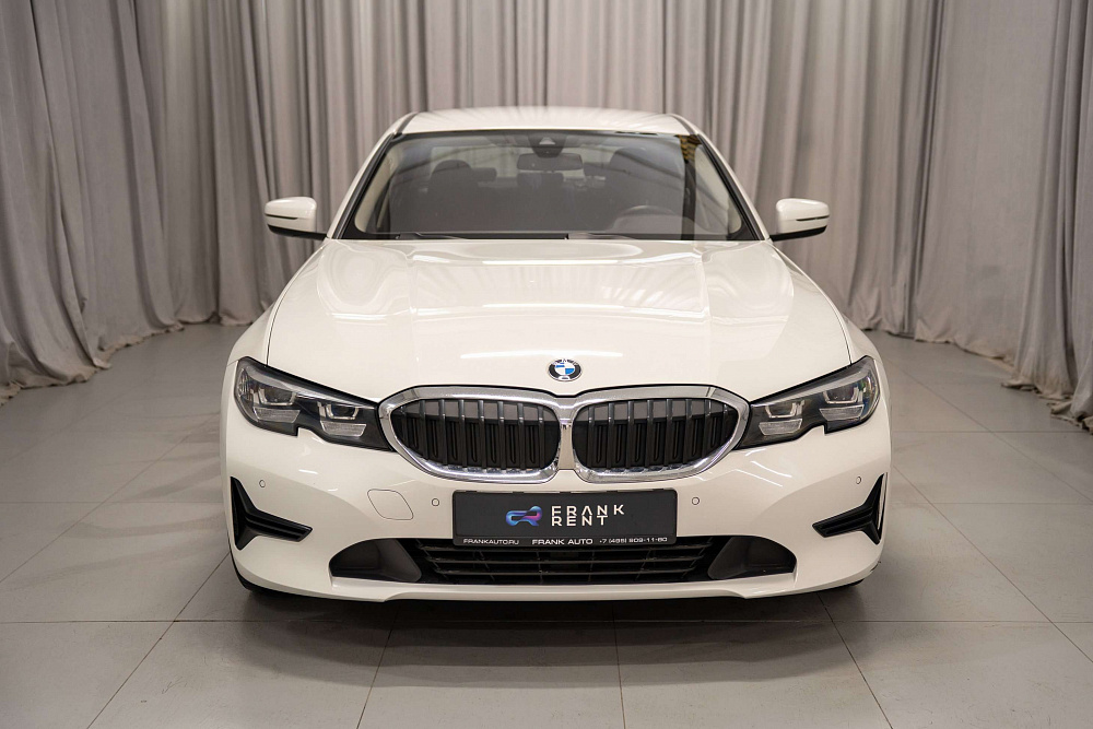 BMW 318i - Фото 1