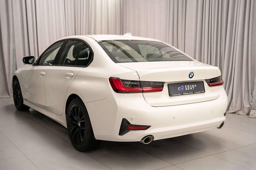 BMW 318i - Фото 3