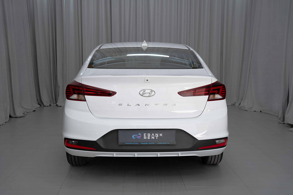 Hyundai Elantra - Фото 4