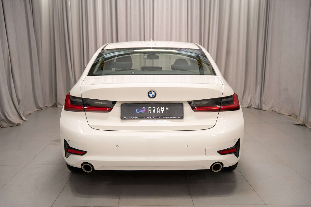 BMW 318i - Фото 4